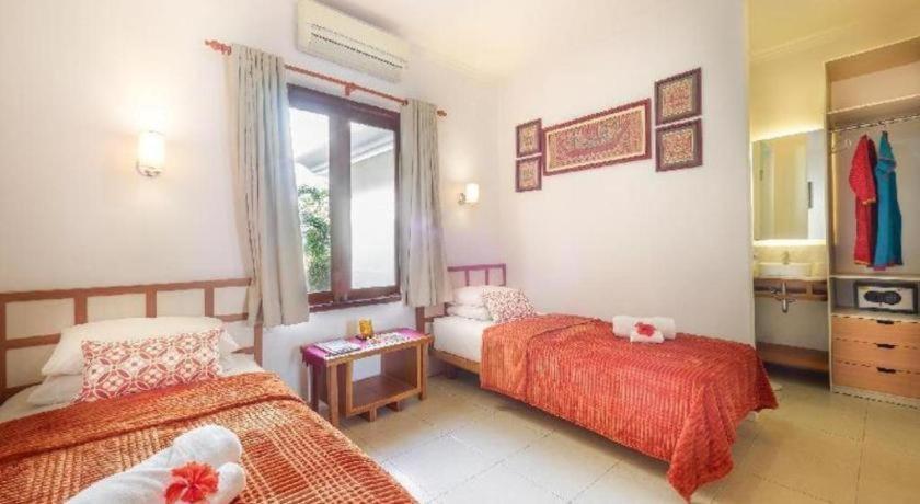Al-Isha Dharamshala Hotel Кута Екстериор снимка