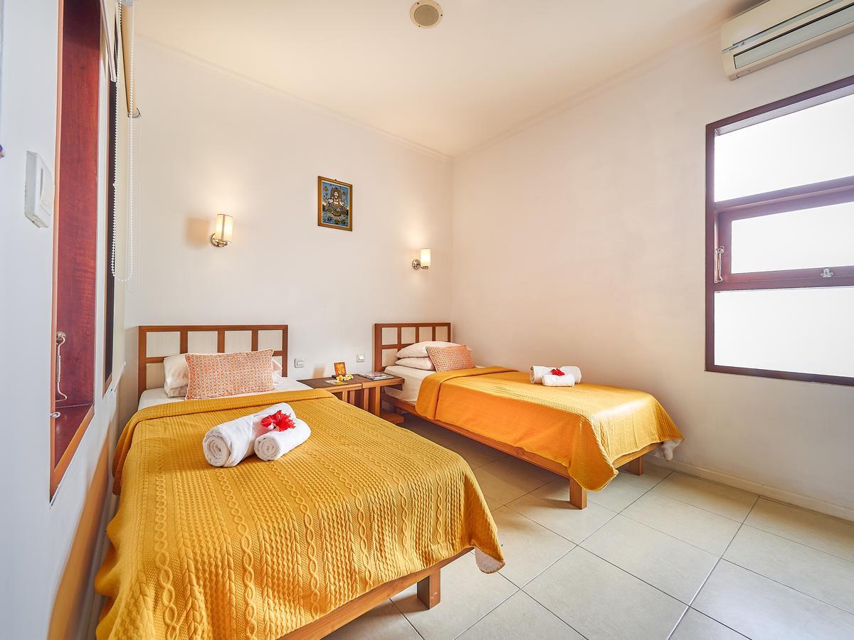 Al-Isha Dharamshala Hotel Кута Екстериор снимка