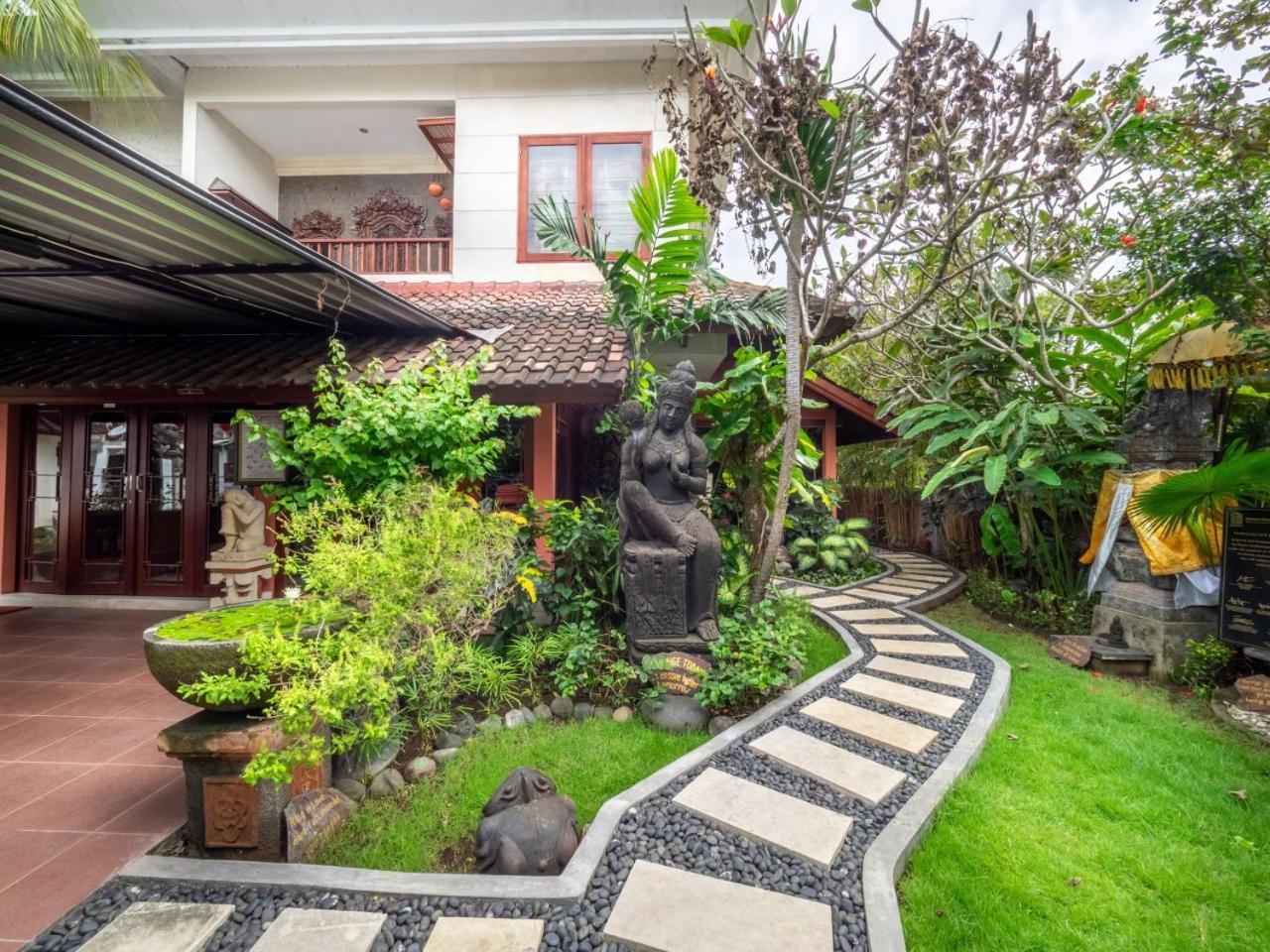 Al-Isha Dharamshala Hotel Кута Екстериор снимка